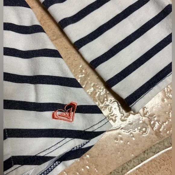 Roxy top - Picture 2 of 2